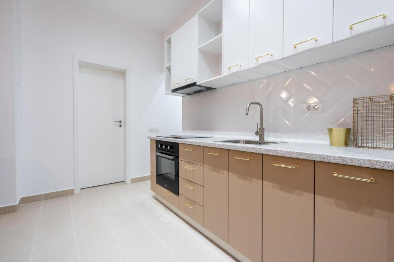 Fabulous Apartament With View In Calea Victoriei Букурещ Екстериор снимка